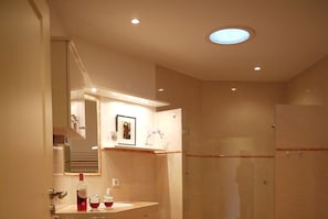 Bathroom - Holiday apartment with 1 bedroom (Bad Zwischenahn)