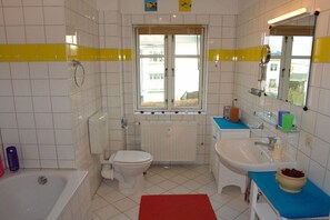 Bathroom - Holiday apartment with 1 bedroom (Göhren)