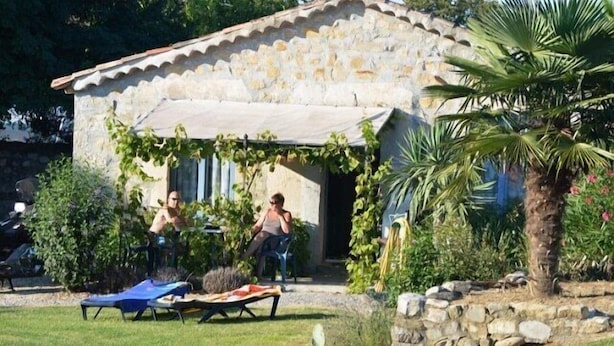 Terrace/patio - Vrbo Property (Grospierres)
