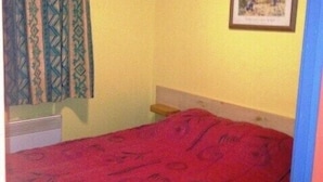 Room - Vrbo Property (Grospierres)