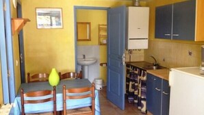 Dining - Vrbo Property (Grospierres)