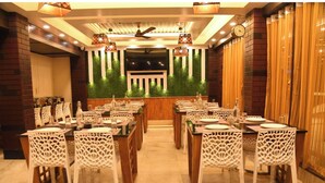 Unclassified image, 2 of 19, button - SRM Grand By Big Hotel (Sri Vijaya Puram)