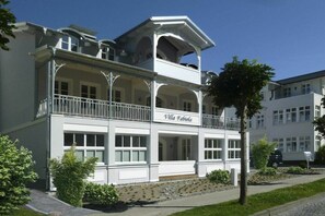 Exterior - No. 2 (Veranda) in Villa Fabiola (Ostseebad Binz)