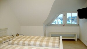 Unclassified image, 3 of 18, button - Thatched House Calappa (Zierow)