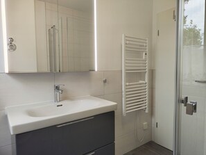 Bathroom - Vrbo Property (Rechlin-Nord)