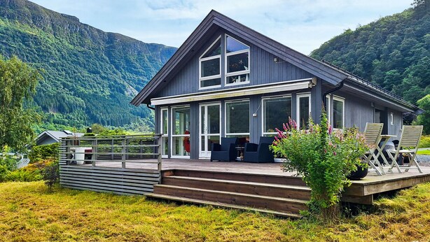 Exterior - Stunning home in Stongfjorden with house a panoramic view (Stongfjorden)