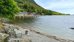 Beach - Stunning home in Stongfjorden with house a panoramic view (Stongfjorden)