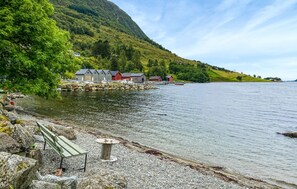 Beach - Stunning home in Stongfjorden with house a panoramic view (Stongfjorden)
