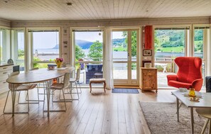 Dining - Stunning home in Stongfjorden with house a panoramic view (Stongfjorden)