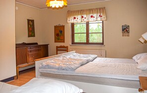 Bed - 3 bedroom amazing home in Borrby (Borrby)