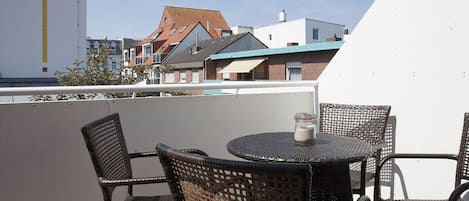 House | Outdoor dining