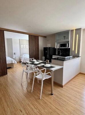 Dining - Apartment, 6-1 Parque de la 93, 2 bedrooms (Bogotá)