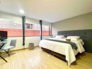 Iron/ironing board, WiFi, bed sheets - Apartment 2, Parque de la 93. (Bogotá)