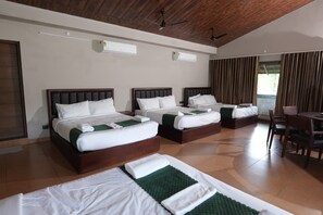 Family Room, Mountain View | Meja, ruang kerja komputer riba, Wi-fi percuma 