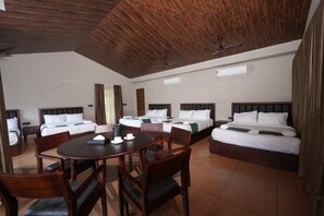 Family Room, Mountain View | Meja, ruang kerja komputer riba, Wi-fi percuma 