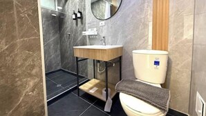 Unclassified image, 4 of 24, button - Vrbo Property (Bogotá)