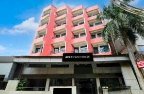 House | Exterior - Classic Vishwavidyalaya Metro (Kanpur)