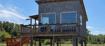 Cozy 1-Bedroom Cabin with Dungeness Bay and Mountain Views.