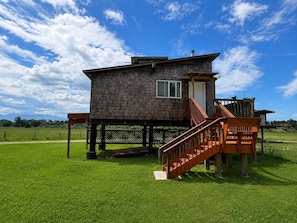 Unclassified image, 3 of 24, button - Cozy 1-Bedroom Cabin with Dungeness Bay and Mountain Views. (Sequim)