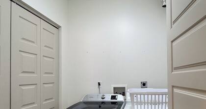 Otto's Third | River View Loft by Borgia Church