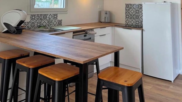 Coffee/tea maker, microwave, stovetop, dishwasher - Vrbo Property (Bouniagues)