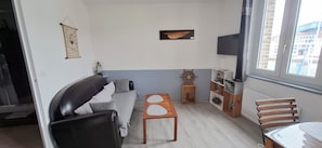 Living area - Vrbo Property (Fécamp)