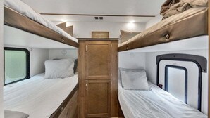 Unclassified image, 4 of 18, button - RV Rental D22 - Keystone Passport 32ft (Madras)