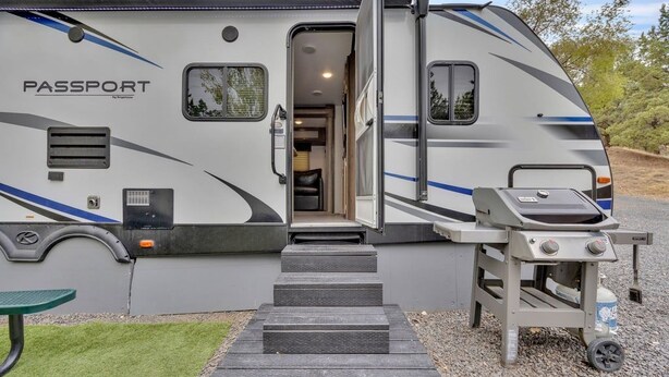 Unclassified image, 1 of 18, button - RV Rental D22 - Keystone Passport 32ft (Madras)