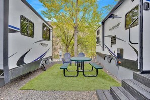 Unclassified image, 2 of 18, button - RV Rental D22 - Keystone Passport 32ft (Madras)