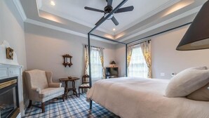 Deluxe Suite, City View - The Georgian on King (Niagara-on-the-Lake)