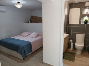 Unclassified image, 3 of 37, button - Vrbo Property (Opio)