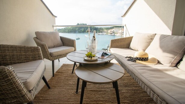 Property grounds - Adriatic coast retreat - Apartment Antun #5 (Blace)