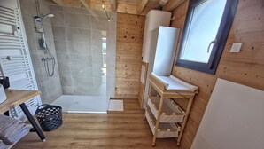 Bathroom - Vrbo Property (Les Poulières)
