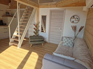Unclassified image, 4 of 7, button - Vrbo Property (Les Poulières)
