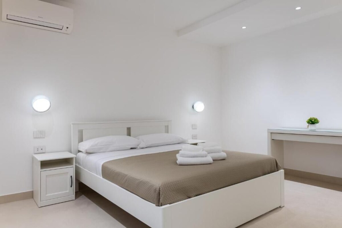 In-room safe, iron/ironing board (on request), free WiFi