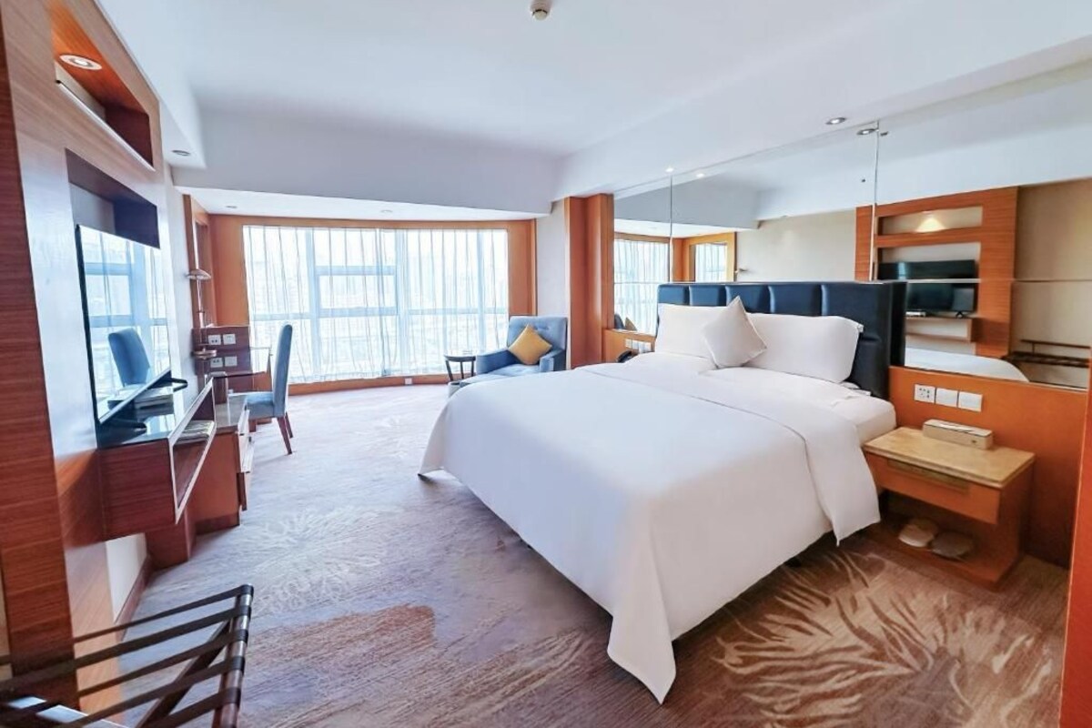 In-room safe, desk, blackout curtains, free WiFi