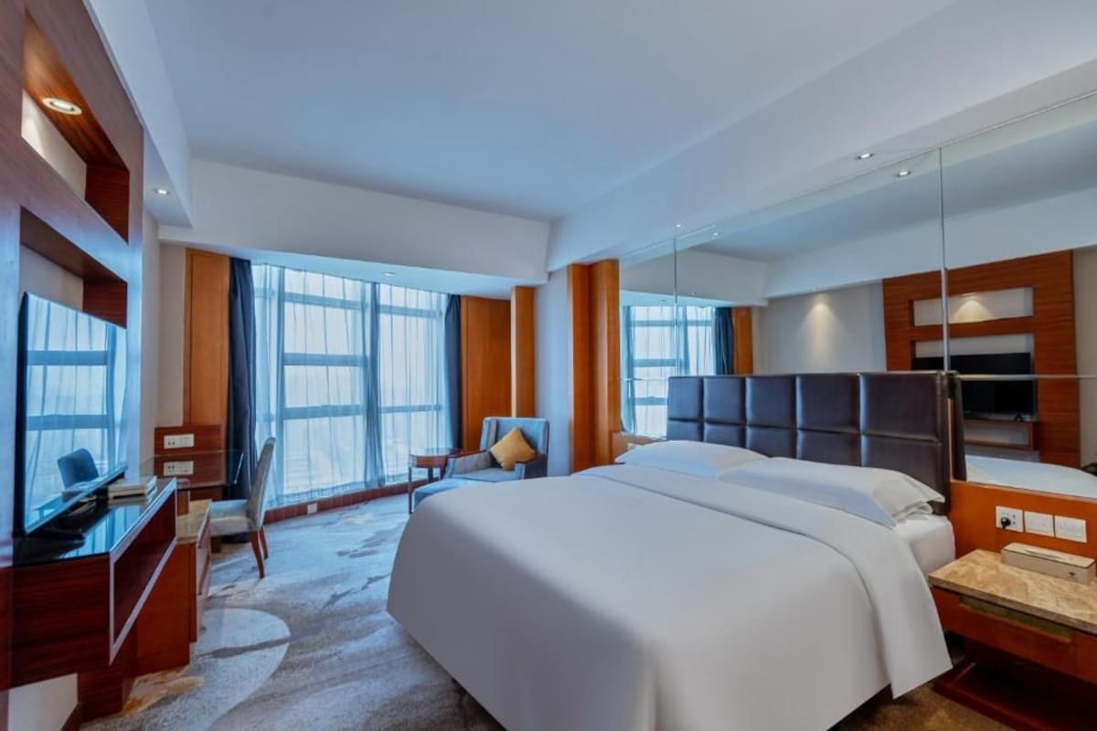 In-room safe, desk, blackout curtains, free WiFi