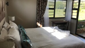 Premium Cottage, Patio, Garden View - The Stables (Gqeberha)