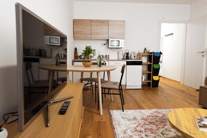 Private kitchen - Ardell - Aceessible Location - Comfortable 1BR - FREE Garage (Vienna)