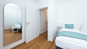 Room - Ardell - Aceessible Location - Comfortable 1BR - FREE Garage (Vienna)