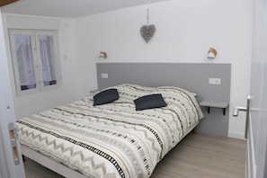 Room - Cottage 'Gîte La Grange De Liz&el' with Private Terrace, Wi-Fi and Air Conditioning (Osthouse)