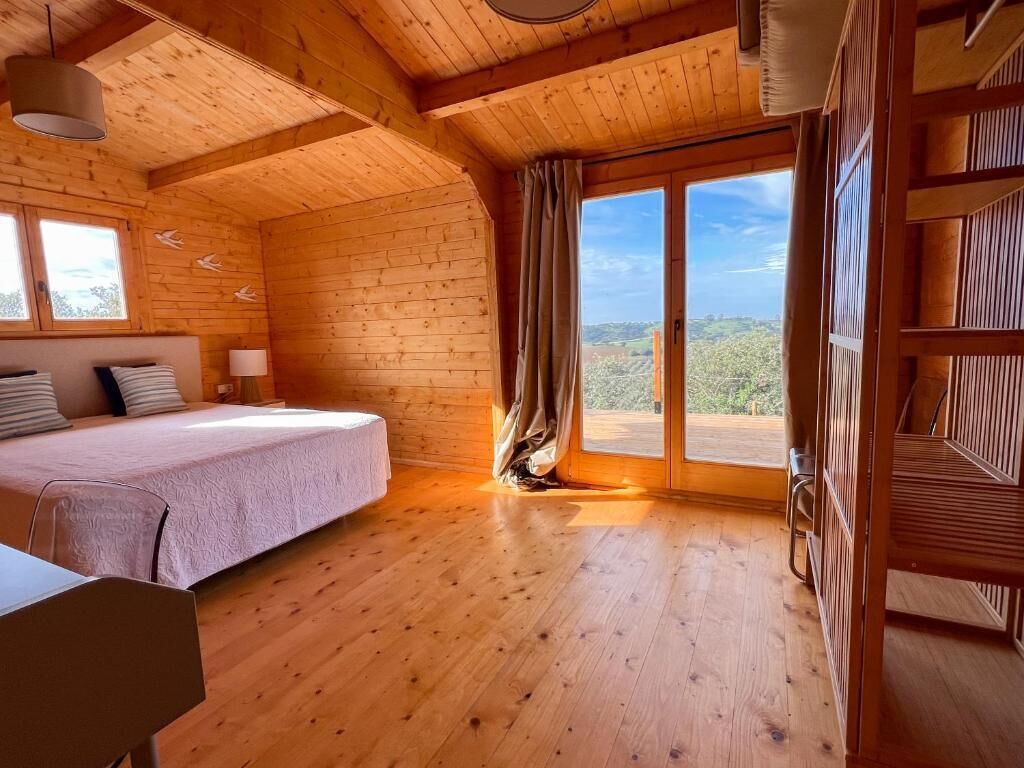 Chalet, Patio, Garden View | Soundproofing, iron/ironing board, WiFi (free)