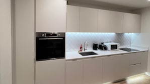 Private kitchen - Cedrus Place - 1 Bedroom (Southall)