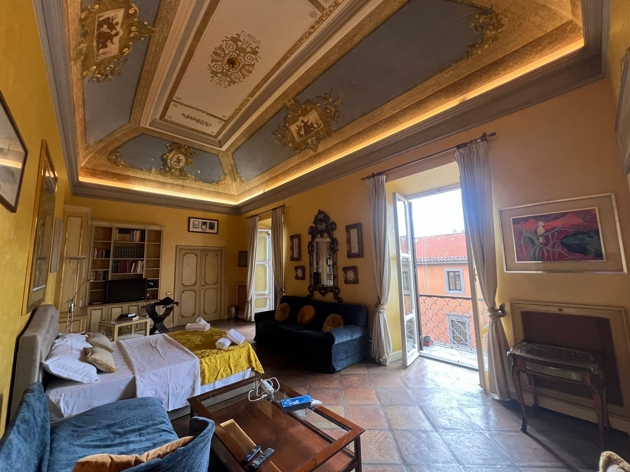 Apartamento família, sacada, vista para a cidade | Ferros/tábuas de passar roupa, Wi-Fi de cortesia