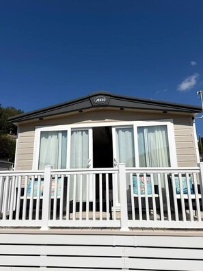 Exterior - Beach Side | Sleeps 8 | Pendine Sands Escape (Pendine)