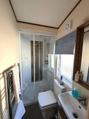 Bathroom - Beach Side | Sleeps 8 | Pendine Sands Escape (Pendine)