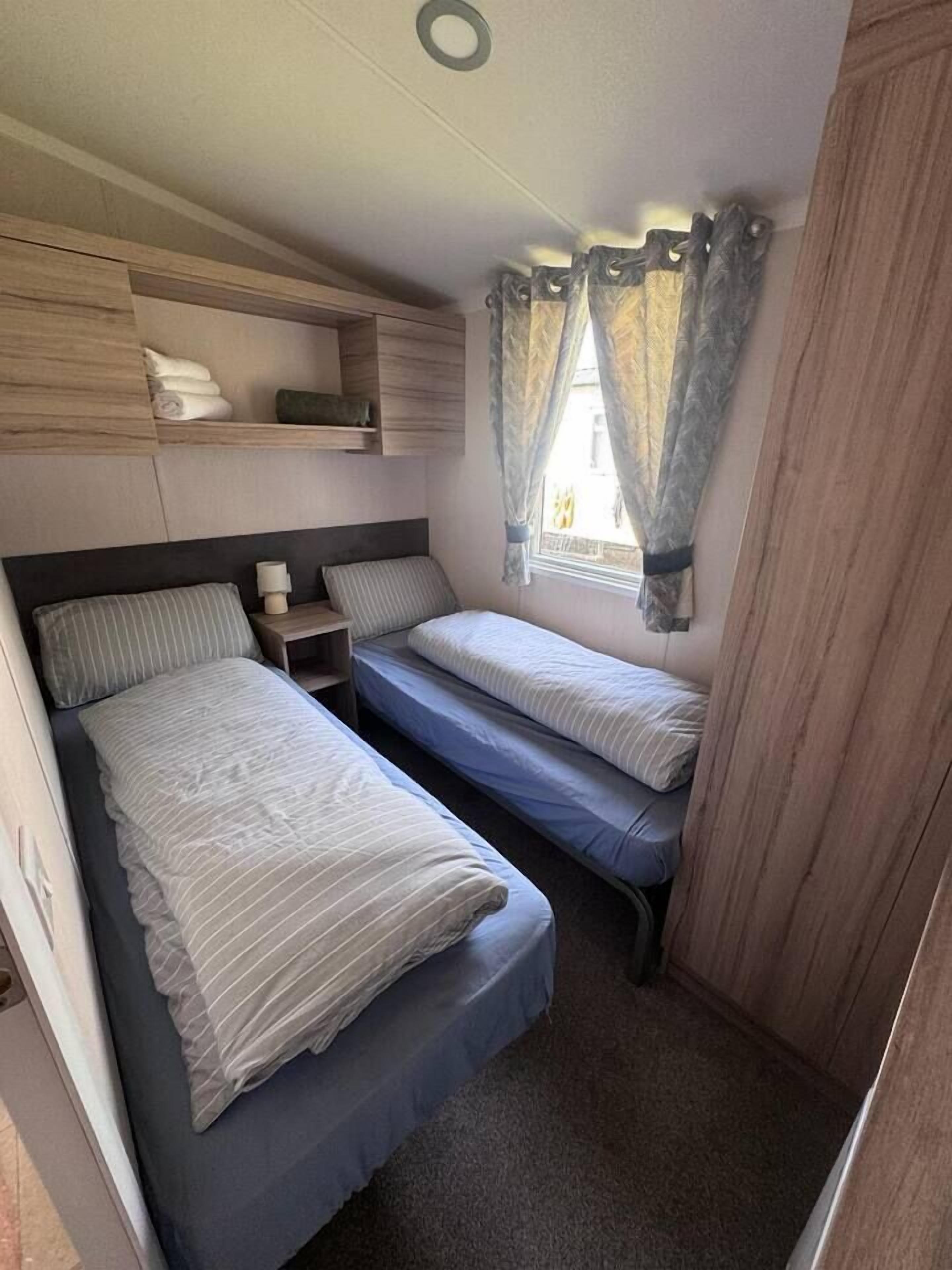 Sea Views | Sleeps 8 | 3br Family Coastal Escape - Wales