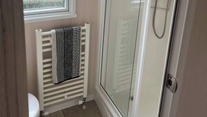Bathroom - Sea Views | Sleeps 8 | 3BR Family Coastal Escape (Ferryside)