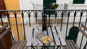 Unclassified image, 2 of 14, button - Apartment 'With Balcony' with Balcony, Wi-Fi, and Air Conditioning (Scicli)