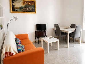 Living area - Apartment 'With Balcony' with Balcony, Wi-Fi, and Air Conditioning (Scicli)